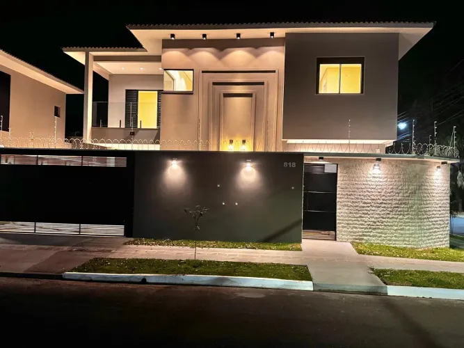 Casa nova com 3 suítes no Vilas Boas