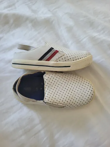 Tenis tamanho 24