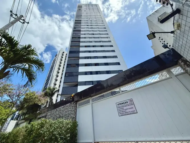 Imóvel para venda possui 127 metros quadrados com 4 quartos em Boa Viagem - Recife - PE