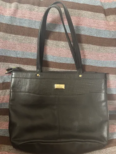 Bolsa da couro fino usada
