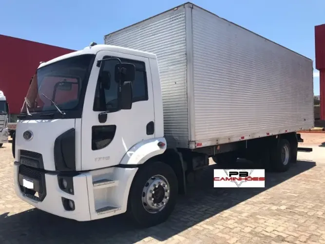 FORD CARGO 1719 2013/2013 EQUIPADO COM BAÚ.