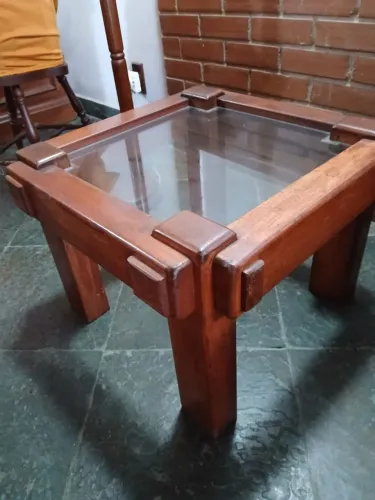 Vendo  Mesa Lateral pra Sofá Madeira Maciça 
