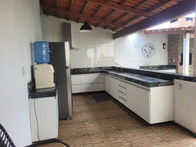 Casa Molbiliada com Piscina em Pará de Minas