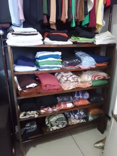 Vendo estante de madeira rústica