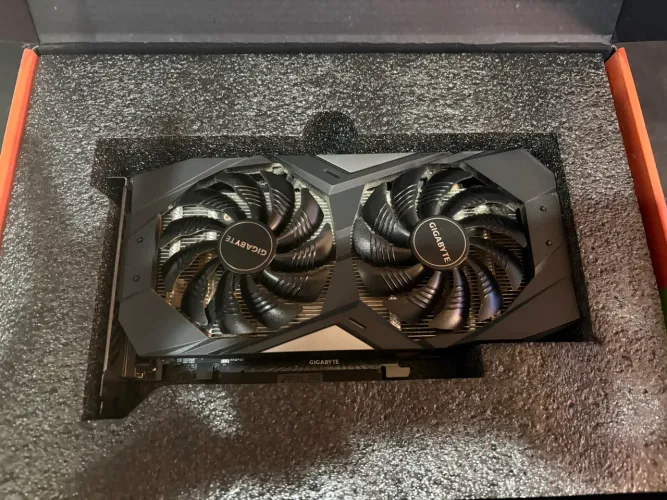 Placa de vídeo GeForce GTX 1650 Super 4GB GDDR6 WindForce OC