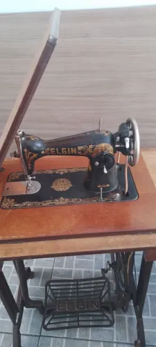 Máquina Costura Vintage Elgin desapego parcela em até 5 vezes no cartão