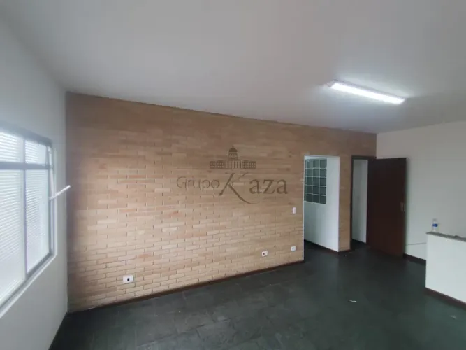 Oportunidade - Casa Sobreloja - Jardim Paraíba - 4 Dormitórios - 85m².