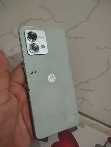 Moto G84
