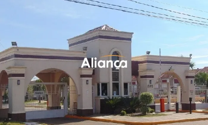 Casa em condomínio para aluguel MOBILIADA com 2 dormitórios, 2 vagas de carro no Bairro Ce