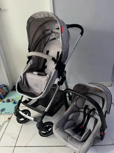 Carrinho Fisher-Price Travel System + Bebê Conforto Acoplável