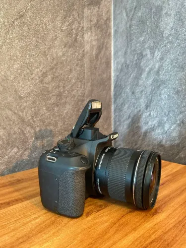 Canon EOS Rebel T5 + Lente EF-S 10-18mm IS STM