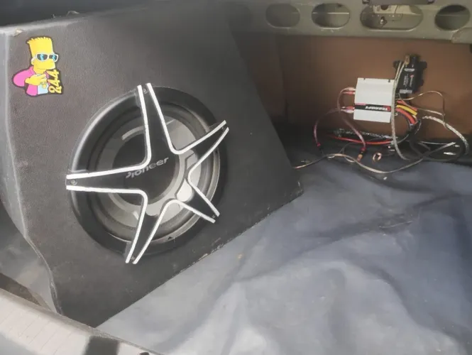 Tampão de som bravox e subwoofer 
