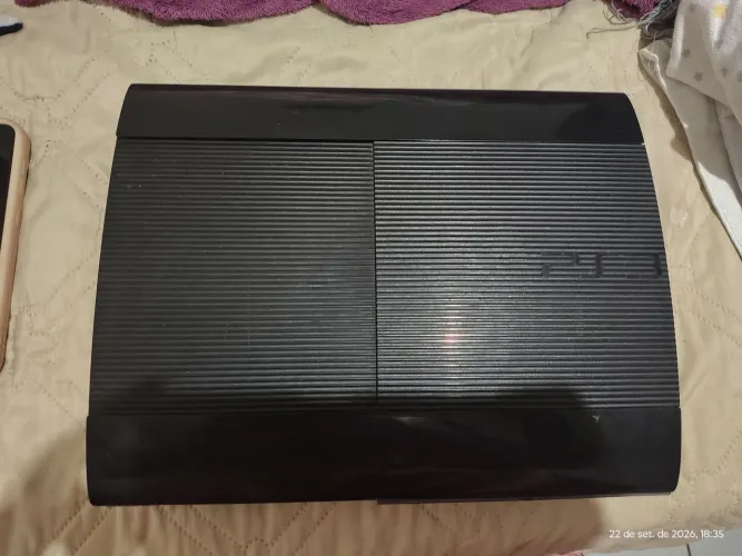 Vendo ps3 super slim 12 gb