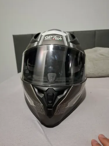 Capacete GP Tech V128 N°58