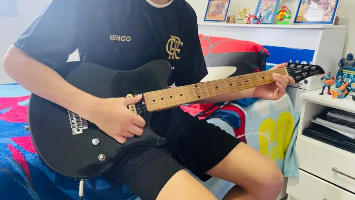 Guitarra Memphis by Tagima - Modelo MusicMan