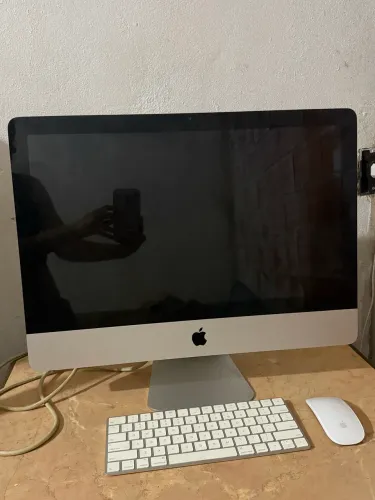 iMac Apple 21,5? - R$ 700 | Vendo no estado, com defeito
