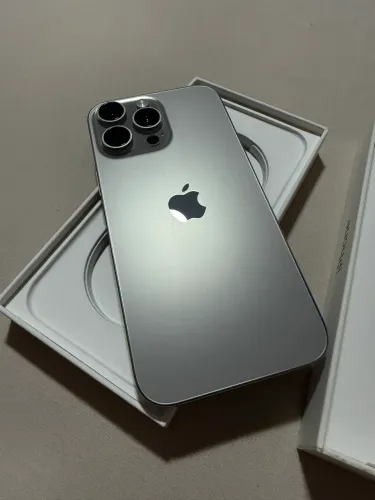 iPhone 16 Pro Max 256GB Titânio Natural - Caixa - 92% Bateria
