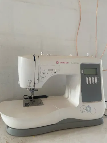 Máquina de Costura Eletrônica Singer Confidence