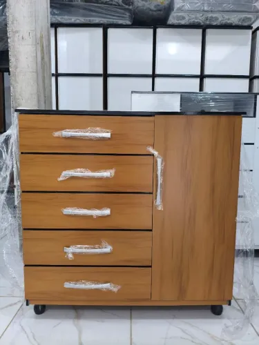 Cômodas novas e com frete grátis só aqui