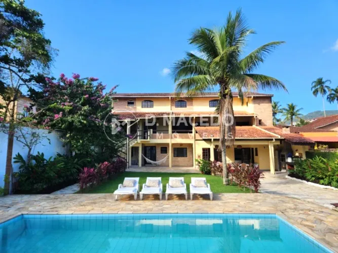 Casa para venda em Praia Da Lagoinha de 250.71m² com 6 Quartos, 2 Suites e 4 Garagens