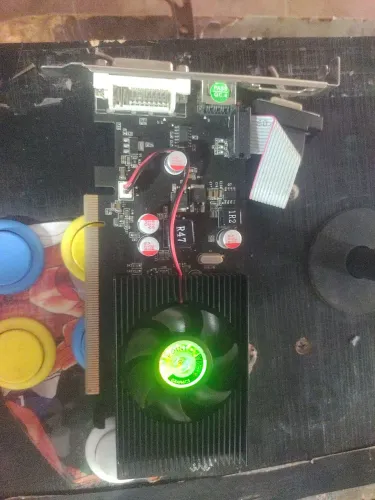 Placa de vídeo Geforce 210 1 giga 64 bits boa funcionando perfeitamente 70 reais