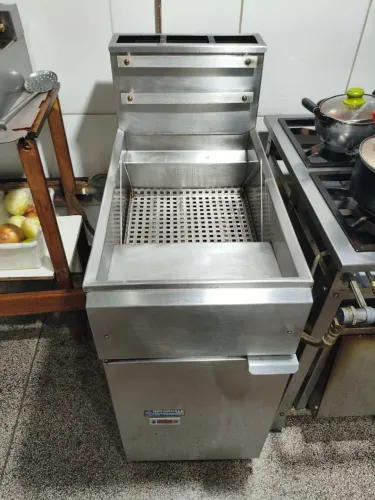 Fritadeira a gás 23 litros