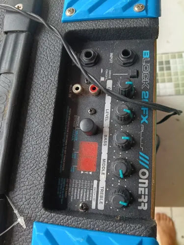 Vendo caixa para guitarra e violão