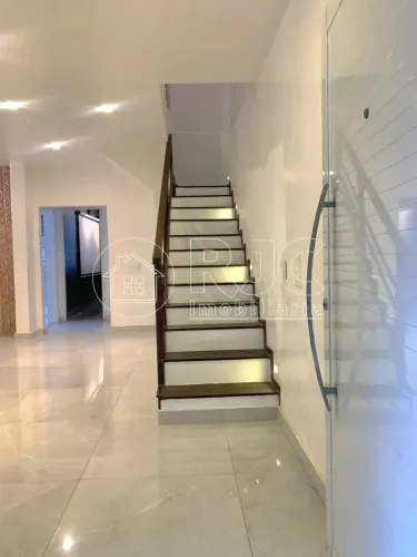Casa para venda tem 339 metros quadrados com 6 quartos em Grajaú - Rio de Janeiro - RJ
