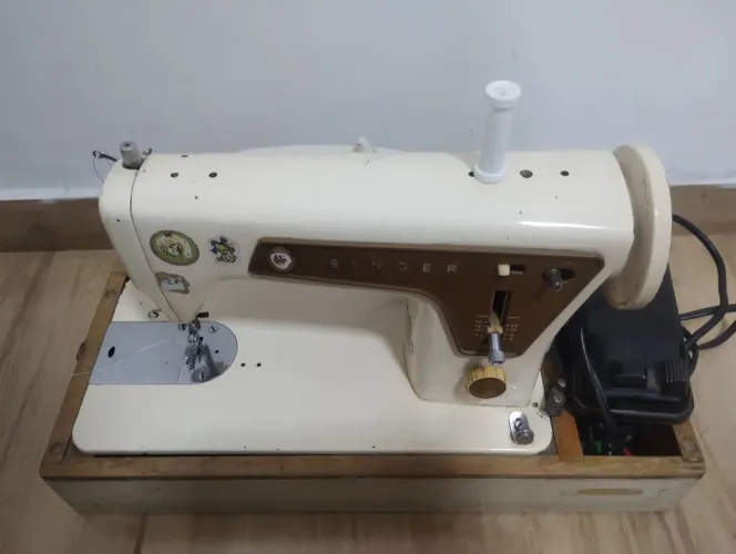 Máquina de costura Singer