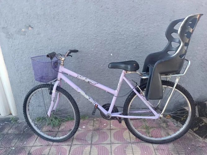 Bicicleta com cadeira