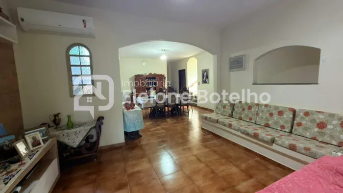 Casa para aluguel, 4 quartos, 1 suíte, 2 vagas, BRASIL - Uberlândia/MG