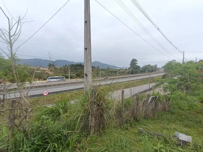 Vendo Terreno frente BR 101