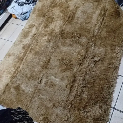 Vendo lindo tapete grande novo medindo 140x2m