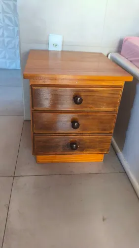 Vendo mesa de cabeceira