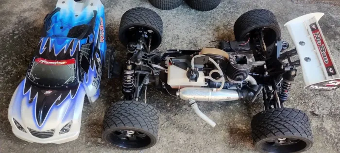 Automodelo Nitro Hobao hiper 7.5 truggy 1/8