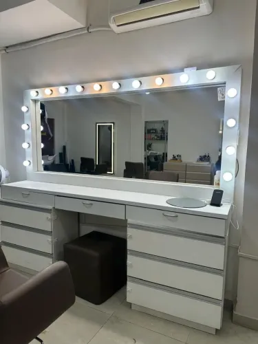 Vendo espelho camarim c/ gaveteiros