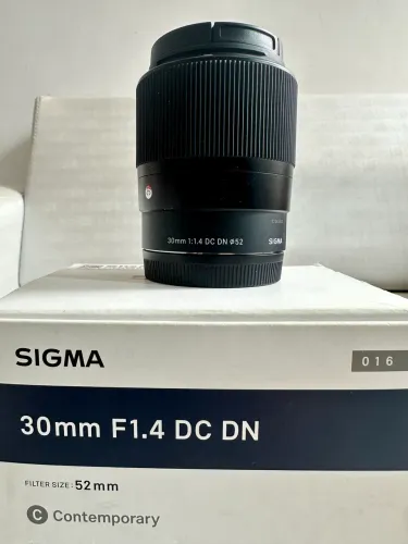 Lente Sigma 30mm F1.4 Contemporary P/ Sony