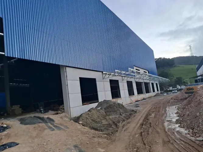 Imóvel para aluguel possui 5200 metros quadrados em Beira Rio - Biguaçu - SC
