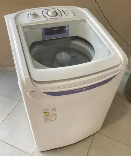 Máquina de lavar Roupa Eletrolux 15KG EXTRA BEM NOVINHA FAÇO ENTREGA ACEITO CARTÃO