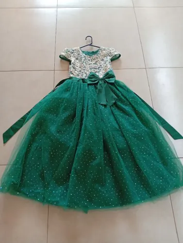Vestido de Festa Infantil Verde Esmeralda com Renda e Brilho