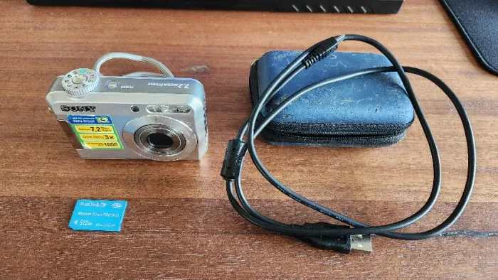 Câmera SONY CYBER-SHOT DSC-S650