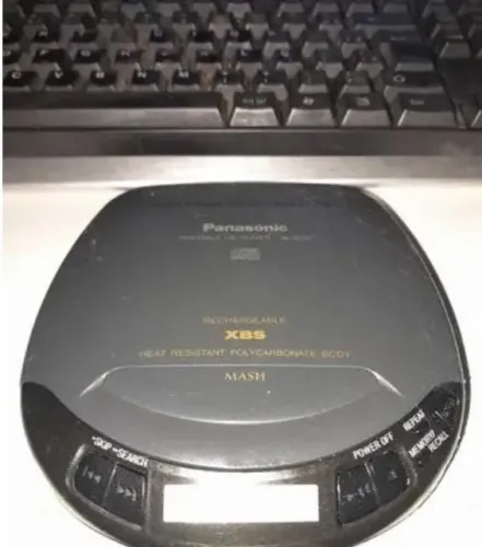 Discman realmente antigo