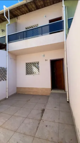 EXCELENTE   CASA GEMINADA ENTRADA INDIVIDUAL PARA LOCAÇÃO NO BAIRRO CABRAL