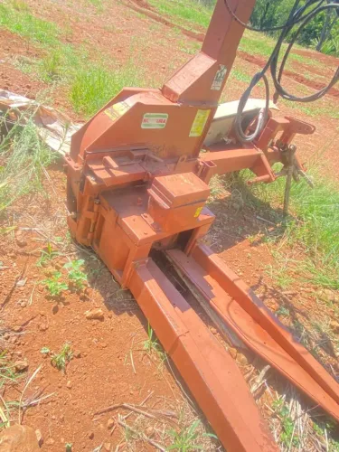 Ensiladeira nogueira pecus 9000 com comando