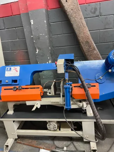 Serra horizontal SRamos 340 tenho vídeo impecável corta ângulo