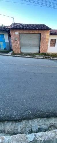 Casa Adaptada para ponto comercial, Área, sala(quarto), cozinha, banheiro, quintal..