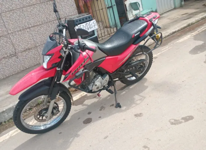 Vendo uma moto bros 160  60km