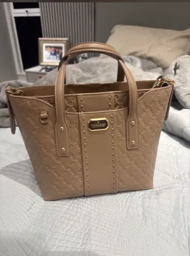 Bolsa Victor Hugo Chelsea pocket em elos coconut beige