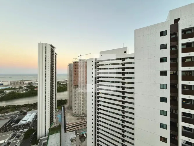 Aurora Trend para Alugar | Andar Super Alto, 2 Quartos, 1 Suíte e Móveis Fixos