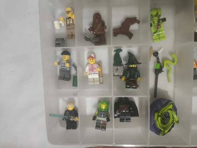 Bonecos de LEGO - 1 por R$ 70 ou 3 por R$ 170